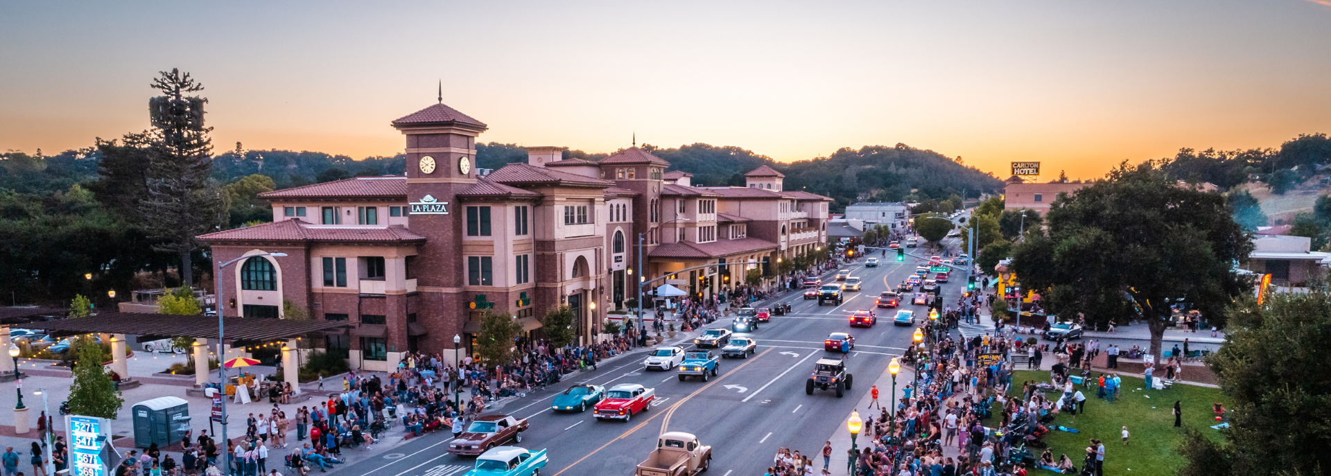 Sunset photo of Cruise Nite event.