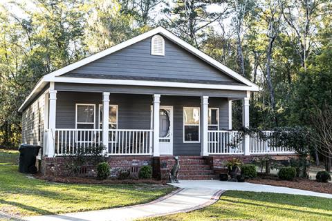 Manufactured home and front porch