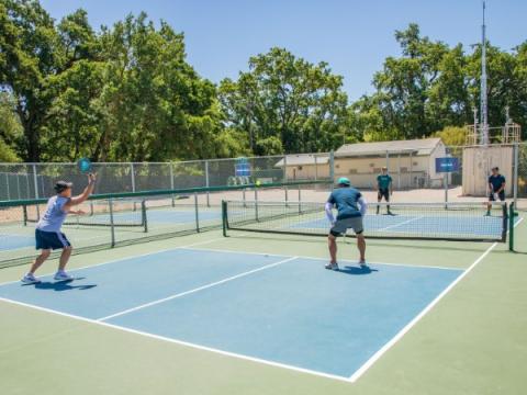 Image of pickleball game in progress.